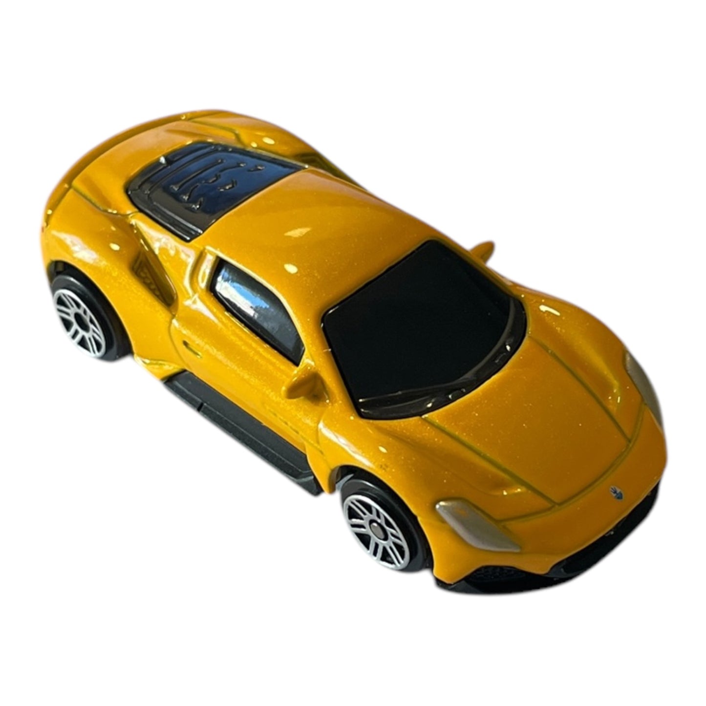 Model RMZ City Maserati MC20, Die Cast 1:64, galben - EAN 0634474673479