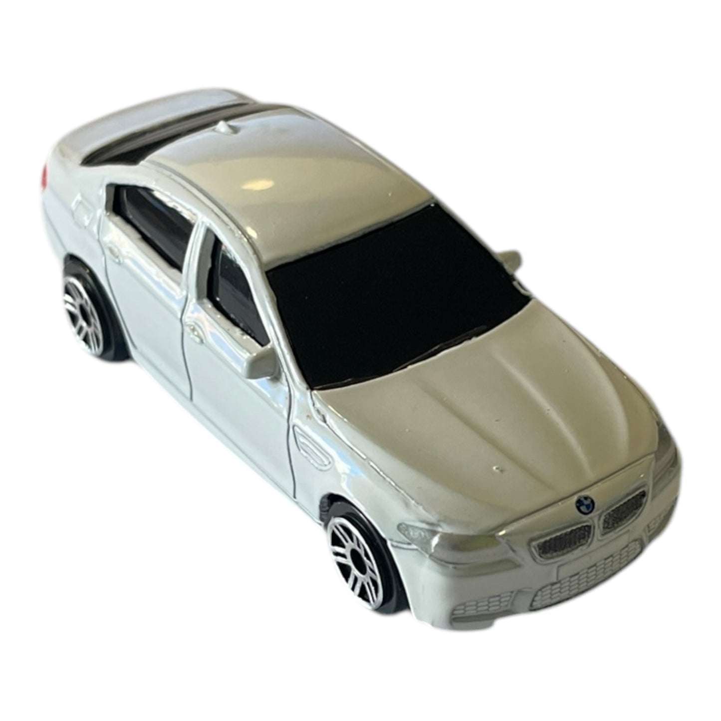 Model RMZ City BMW M5, Die Cast Collection, scara 1:64, culoare alb, detalii realiste 🔳 0634474673448