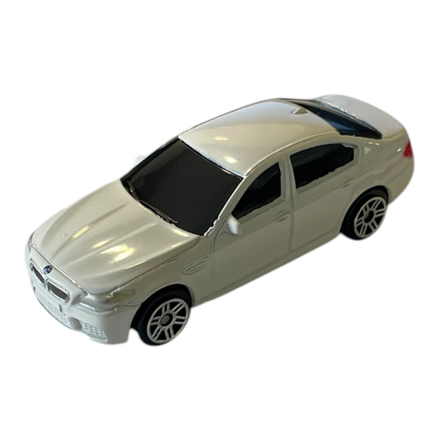 Model RMZ City BMW M5, Die Cast Collection, scara 1:64, culoare alb, detalii realiste 🔳 0634474673448