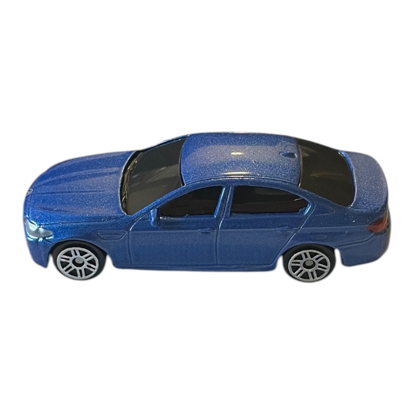 Model RMZ City BMW M5, Die Cast Collection, scara 1:64, culoare albastru 🔳0634474673387